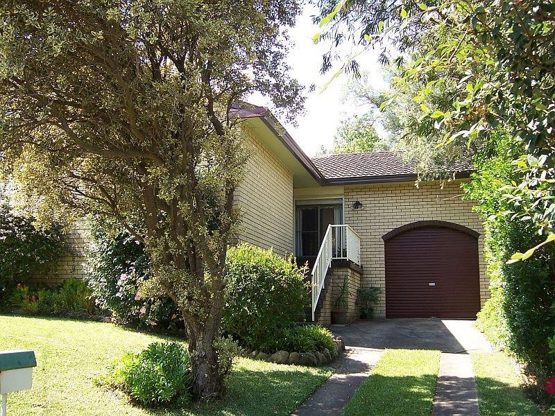 31 Shipton Crescent, Mount Warrigal NSW 2528