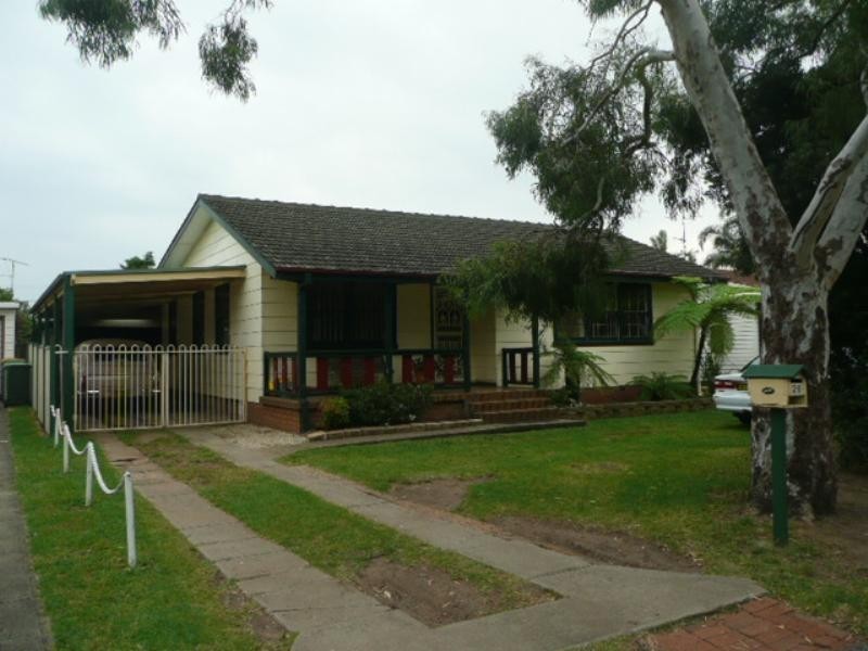 26 Lake Entrance, Warilla NSW 2528