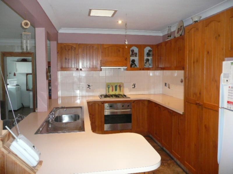 26 Lake Entrance, Warilla NSW 2528