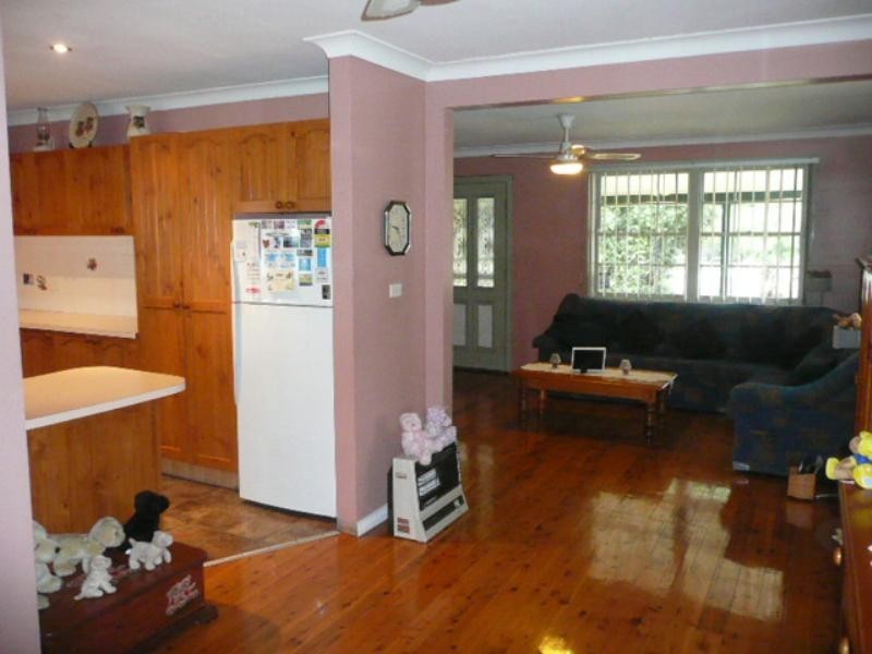 26 Lake Entrance, Warilla NSW 2528