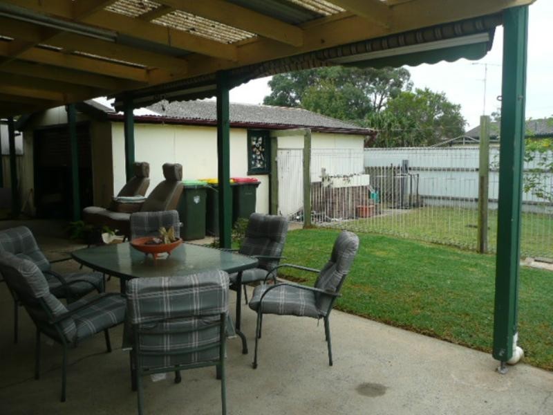 26 Lake Entrance, Warilla NSW 2528