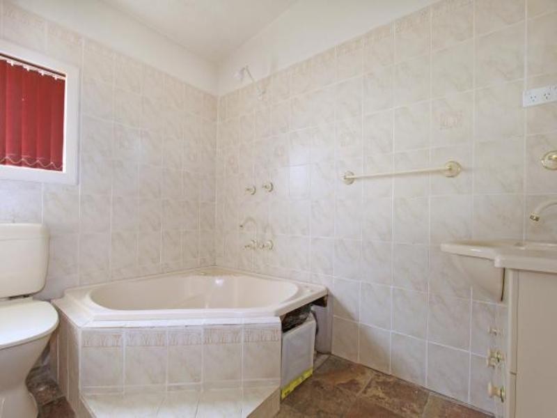 12 Ponsford Street, Warilla NSW 2528