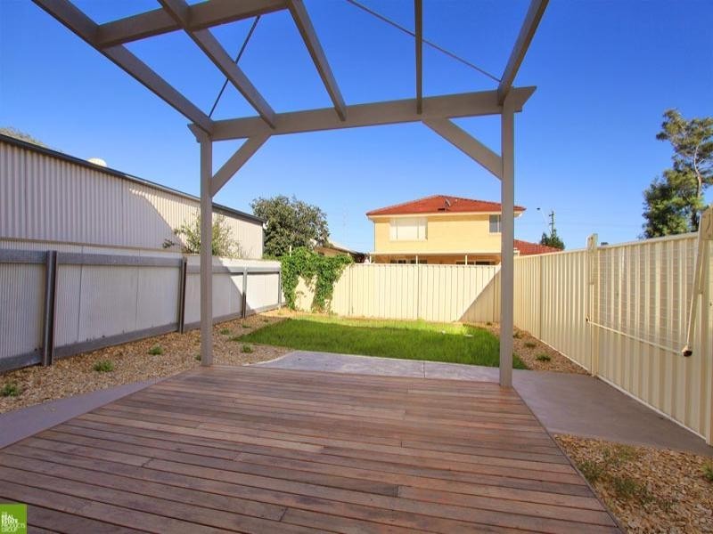 2a Edward Street, Barrack Heights NSW 2528