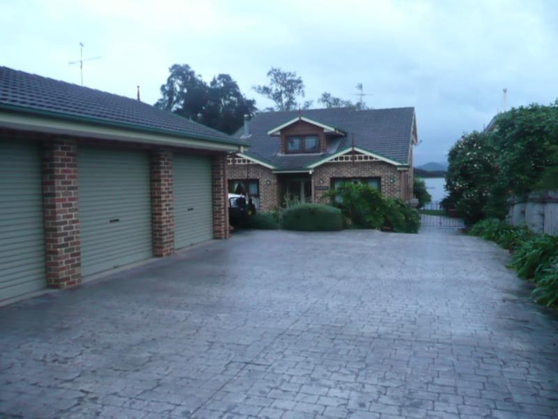 21 The Boulevard, Oak Flats NSW 2529