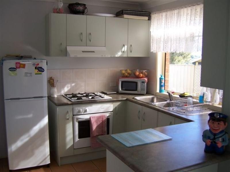 4 Bracken Way, Barrack Heights NSW 2528