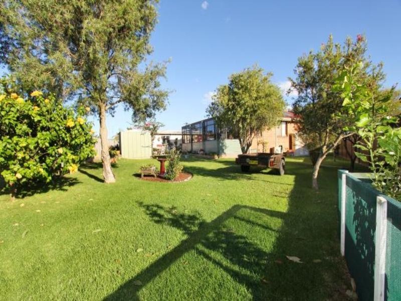 2 Cleary Street, Barrack Heights NSW 2528