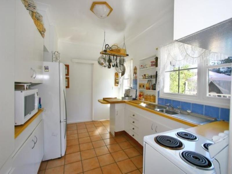 4 Rushton Drive, Kanahooka NSW 2530