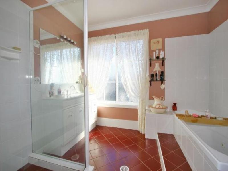 4 Rushton Drive, Kanahooka NSW 2530