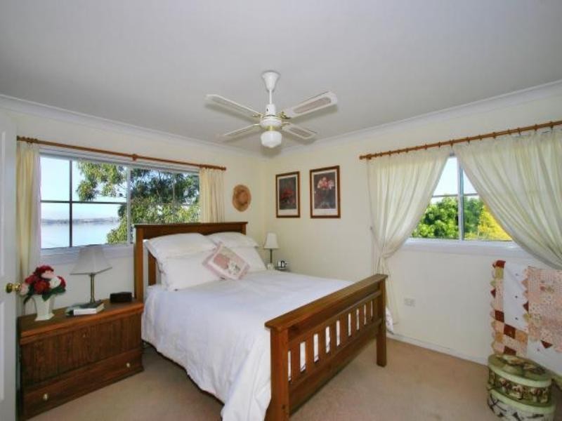 4 Rushton Drive, Kanahooka NSW 2530