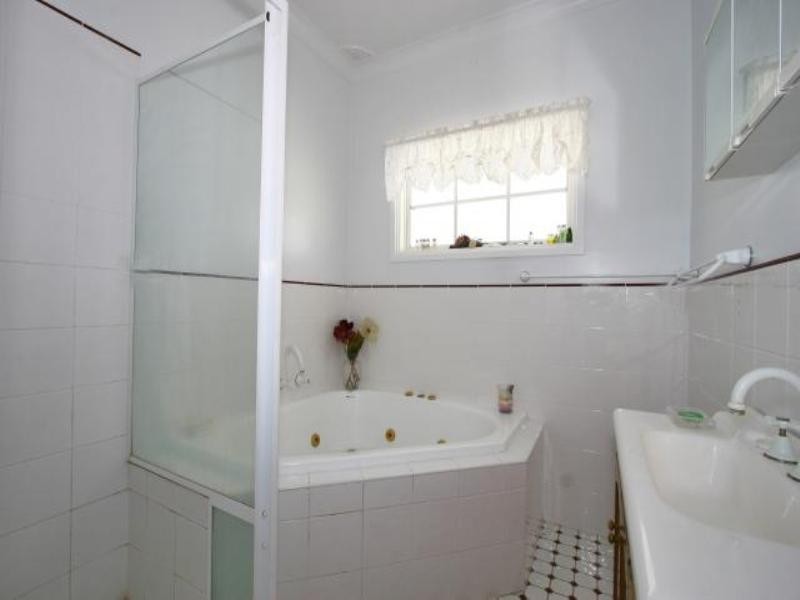 4 Rushton Drive, Kanahooka NSW 2530