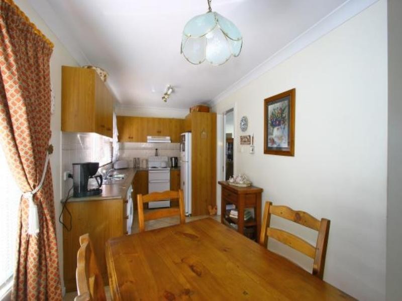 4 Rushton Drive, Kanahooka NSW 2530