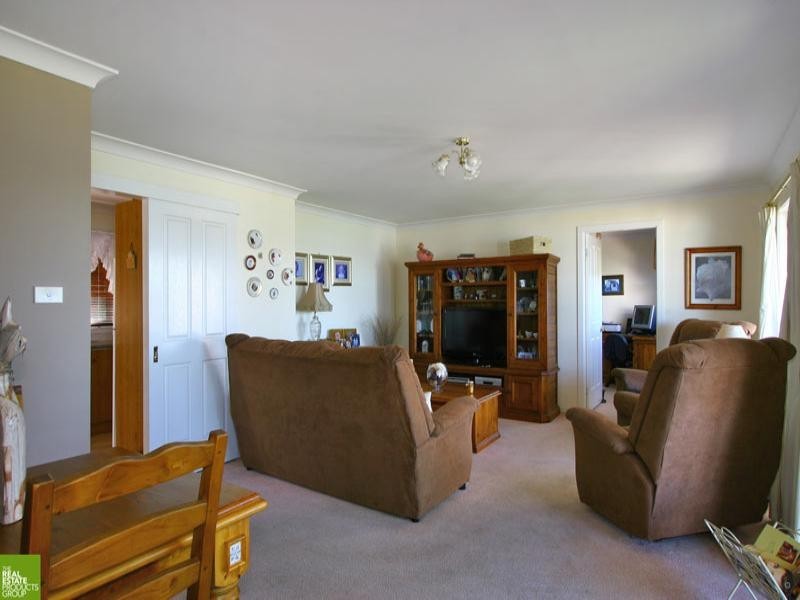 4 Rushton Drive, Kanahooka NSW 2530