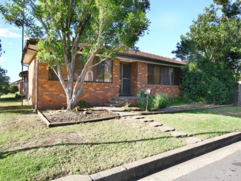 17 Hughes Drive, Albion Park NSW 2527