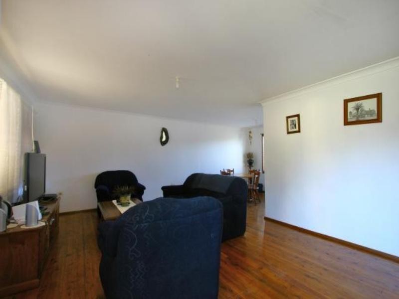 17 Hughes Drive, Albion Park NSW 2527