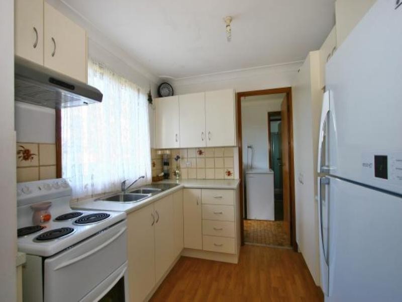 17 Hughes Drive, Albion Park NSW 2527