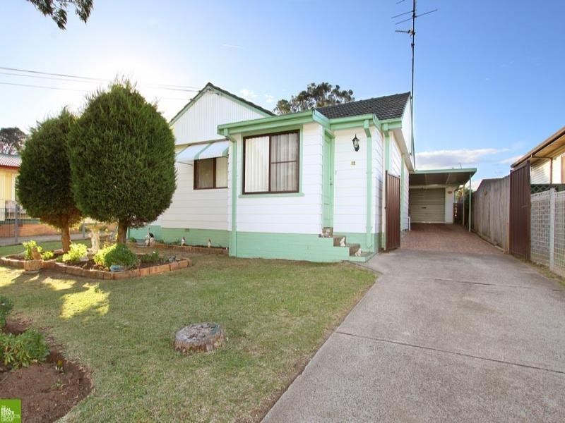 12 Fleetwood Crescent, Warilla NSW 2528