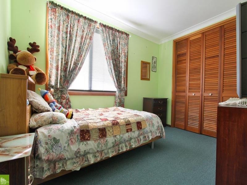 12 Fleetwood Crescent, Warilla NSW 2528