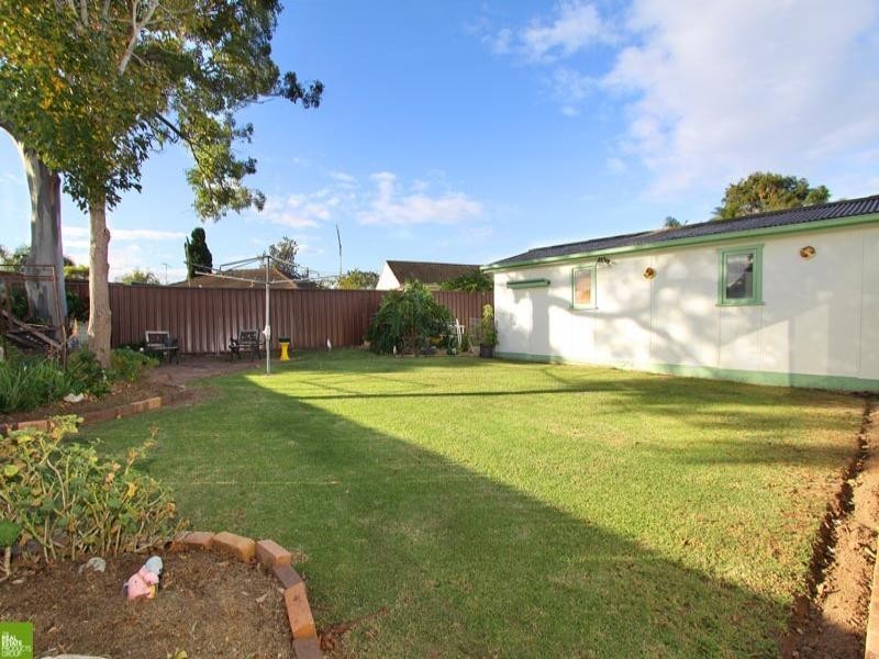 12 Fleetwood Crescent, Warilla NSW 2528
