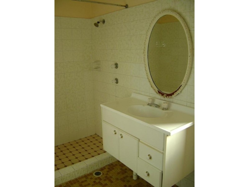 3/4 Gipps Crescent, Barrack Heights NSW 2528