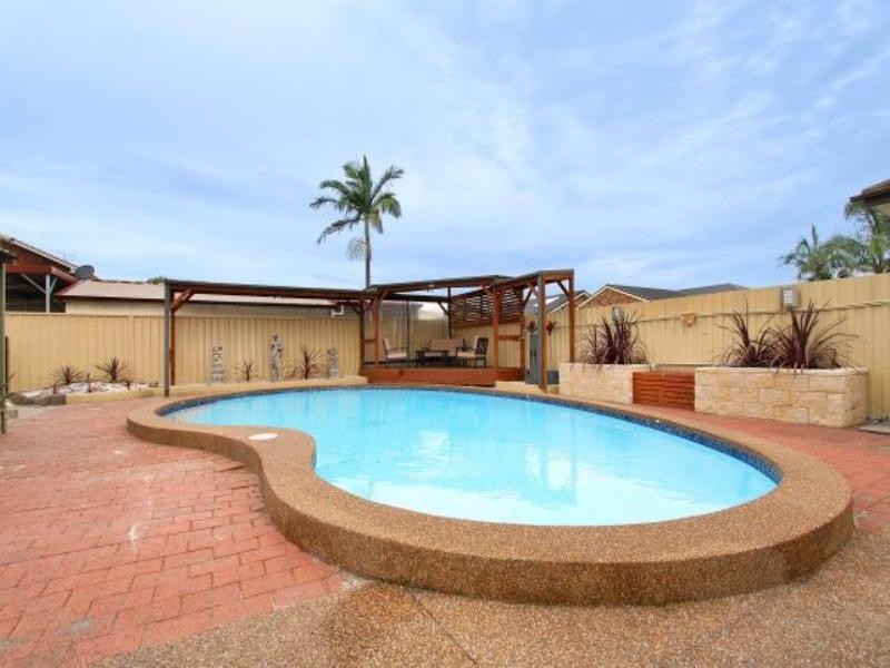 9 Stanley Street, Lake Illawarra NSW 2528