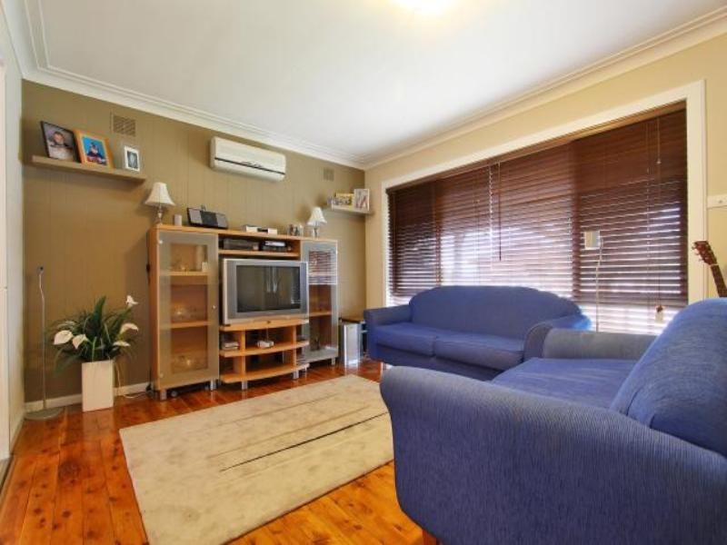 9 Stanley Street, Lake Illawarra NSW 2528