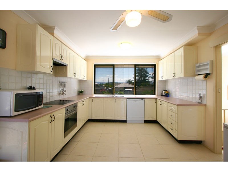 44 Osborne Parade, Warilla NSW 2528