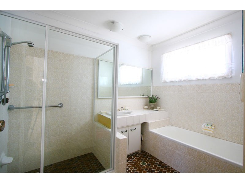 44 Osborne Parade, Warilla NSW 2528