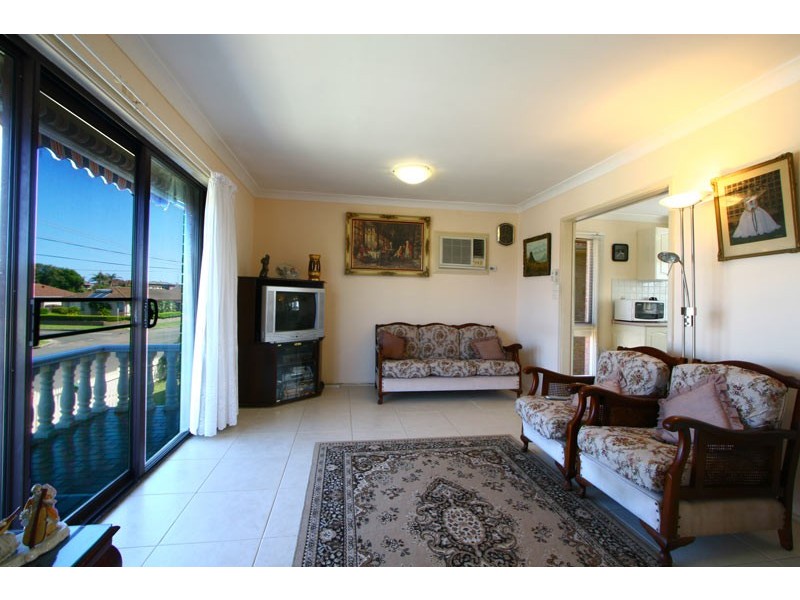 44 Osborne Parade, Warilla NSW 2528