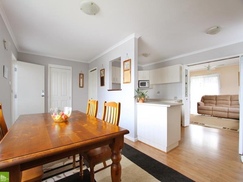 25 Hogarth Avenue, Mount Warrigal NSW 2528