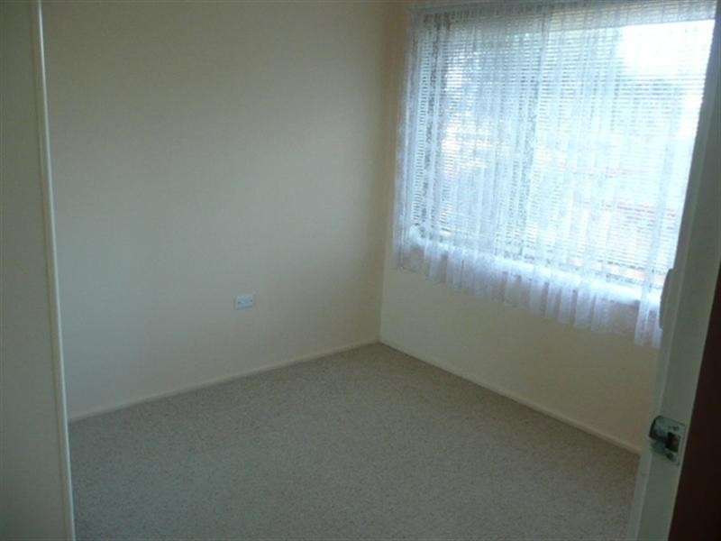 5 Matthews Drive, Mount Warrigal NSW 2528