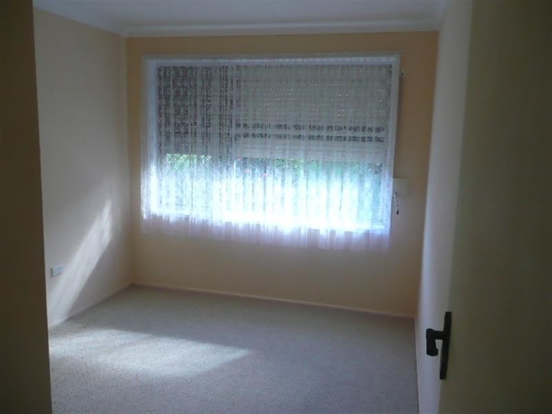 5 Matthews Drive, Mount Warrigal NSW 2528