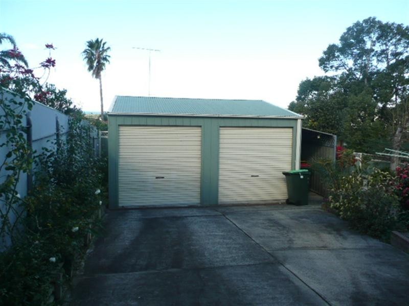 5 Matthews Drive, Mount Warrigal NSW 2528