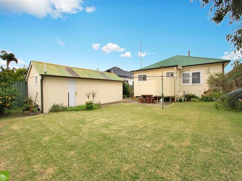 37 Boronia Avenue, Windang NSW 2528