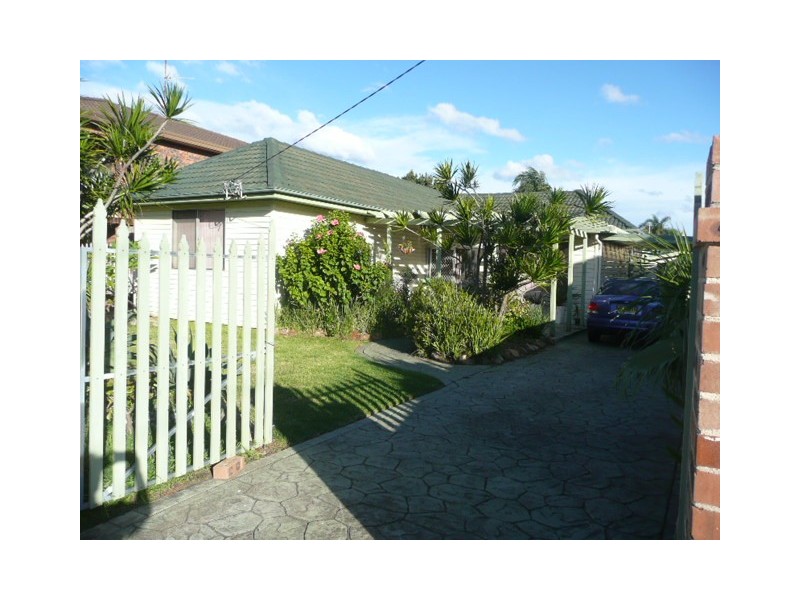 26 Woodford Avenue, Warilla NSW 2528