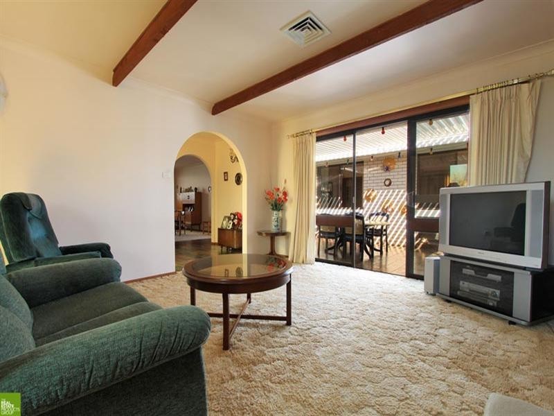 33 Rae Crescent, Balgownie NSW 2519