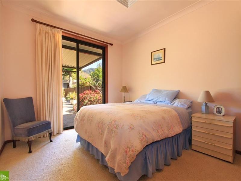 33 Rae Crescent, Balgownie NSW 2519