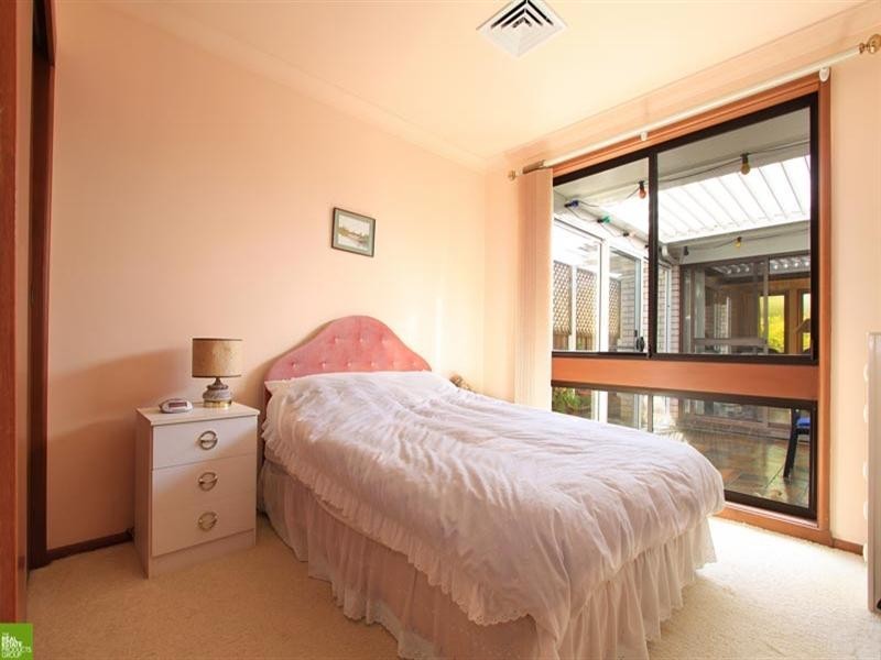 33 Rae Crescent, Balgownie NSW 2519