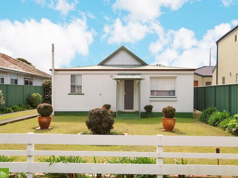 88 Pur Pur Avenue, Lake Illawarra NSW 2528