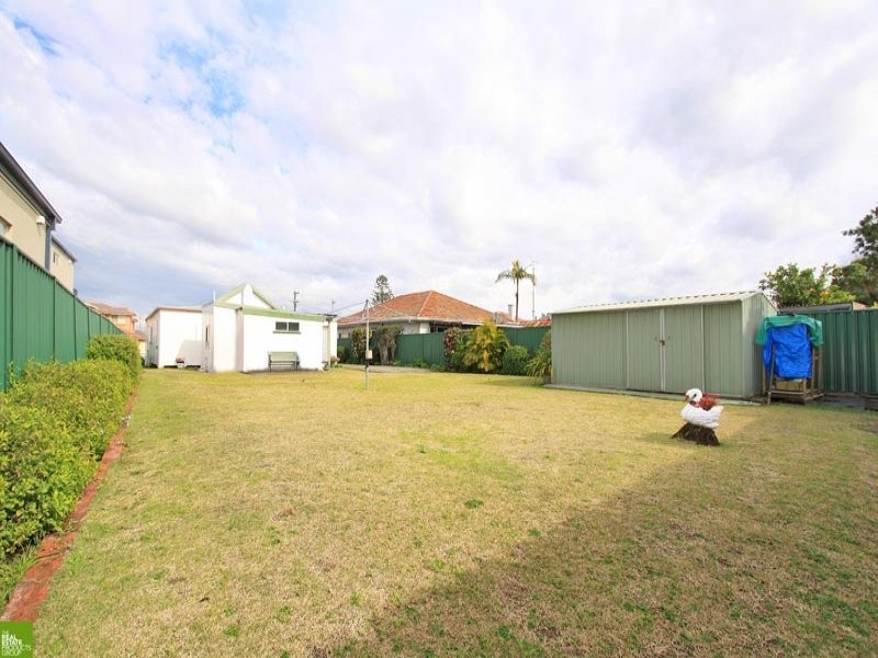88 Pur Pur Avenue, Lake Illawarra NSW 2528