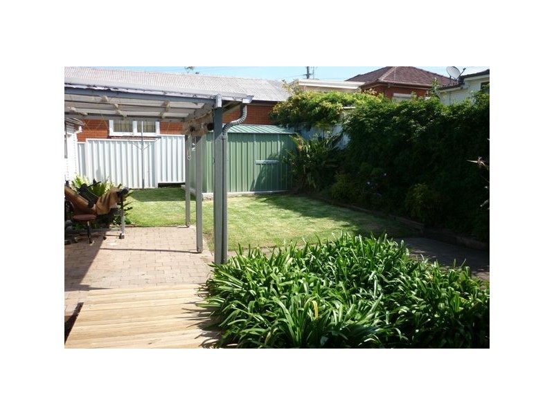 2 Bluebell Road, Barrack Heights NSW 2528