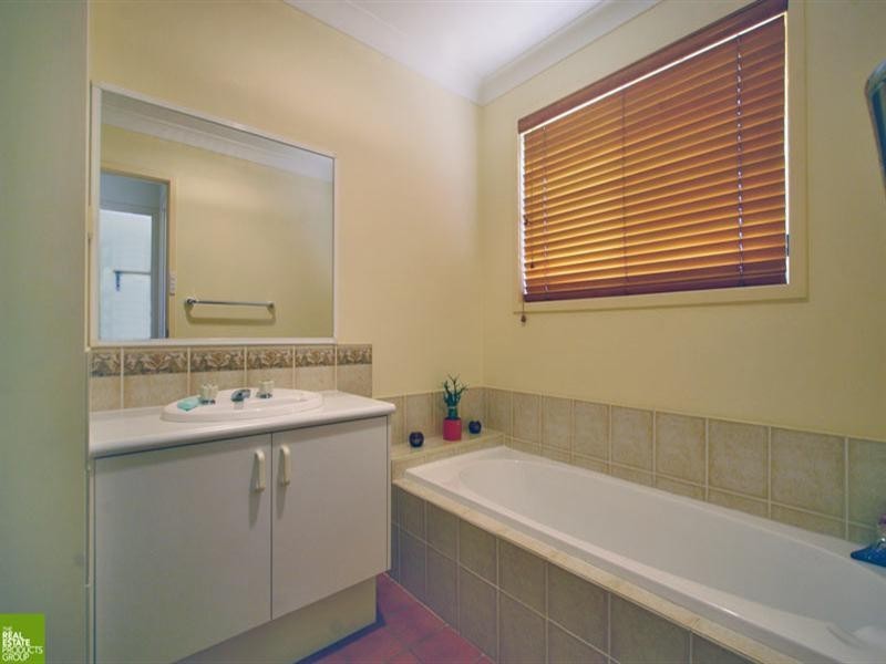 111 Wattle Road, Flinders NSW 2529