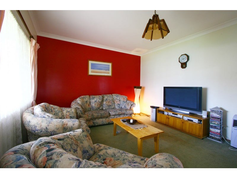 6 Susan Avenue, Warilla NSW 2528