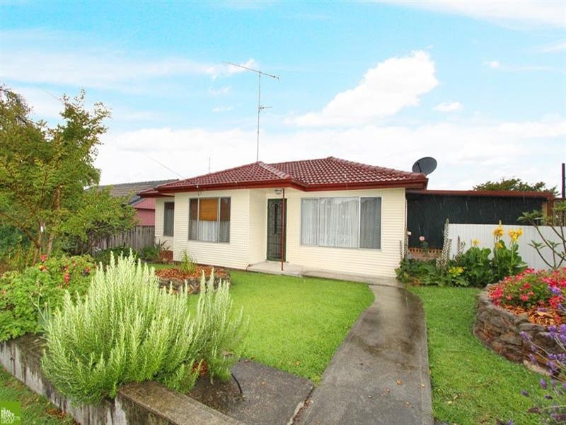8 Barrack Avenue, Barrack Heights NSW 2528