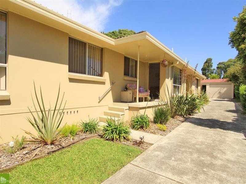 2/57 Parkes Street, Oak Flats NSW 2529
