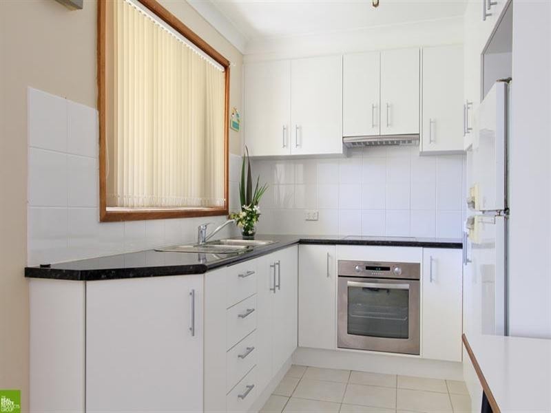 2/57 Parkes Street, Oak Flats NSW 2529