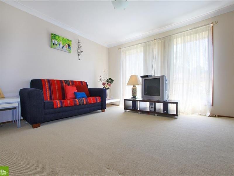 2/57 Parkes Street, Oak Flats NSW 2529