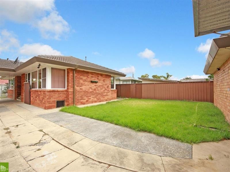 18 Sammat Avenue, Barrack Heights NSW 2528