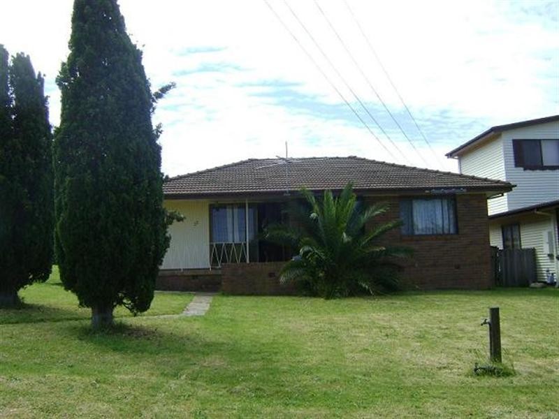 22 Davies Crescent, Mount Warrigal NSW 2528