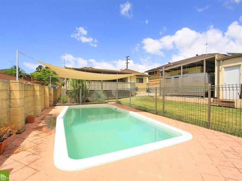 100 Cummins Street, Unanderra NSW 2526