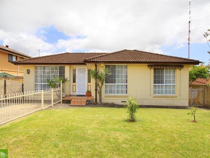 100 Cummins Street, Unanderra NSW 2526